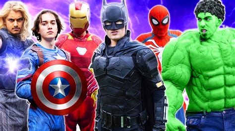 BATMAN vs AVENGERS .